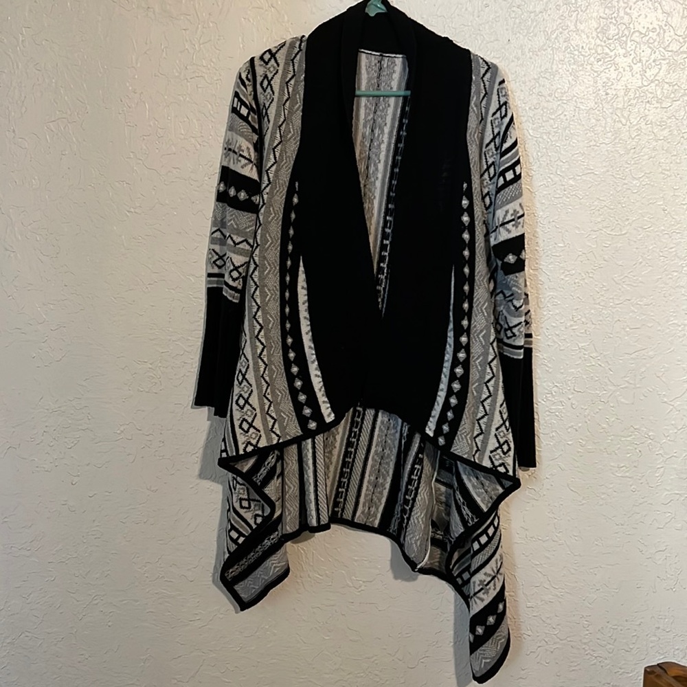 XL Black and White Cardigan
